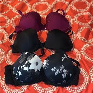 40 C Maidenform (2) and Auden (1) Bras